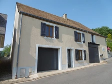 maison 106 m2 restaurée 4 ch 2 garages (62 m2) jardin intéri