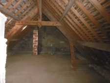 A restaurer longère en centre de village 300 m2 de terrain a