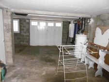 Maison sur sous sol 4 chambres.  1hectare 700 de terrain .80