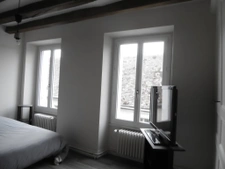 centre. maison 120 m2. 4 ch. 650 m2 de jardin avec accès riv