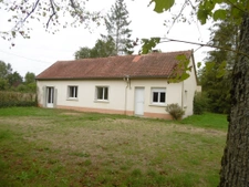 fermette plain-pied. 2 ou 3 ch. 68 m2 de dépendances 2700 m2