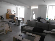 maison de bourg 3 à 4 ch avec cour sortie indépendante