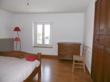 maison 106 m2 restaurée 4 ch 2 garages (62 m2) jardin intéri