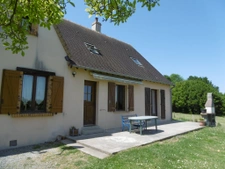 A 2.5 km de Bonnétable. Dans hameau de campagne maison 5 cha