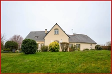 Dans hameau tranquille, belle maison de 220m2 habitable 4/5 