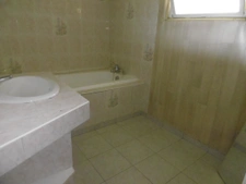 fermette plain-pied. 2 ou 3 ch. 68 m2 de dépendances 2700 m2