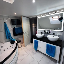 construction de 2003. 147 m2 4 ch  garage terrain de 893 m2