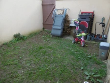 maison de bourg 3 à 4 ch avec cour sortie indépendante