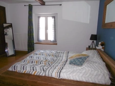 maison 106 m2 restaurée 4 ch 2 garages (62 m2) jardin intéri