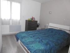 maison de bourg 3 à 4 ch avec cour sortie indépendante