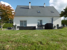 construction de 2003. 147 m2 4 ch  garage terrain de 893 m2