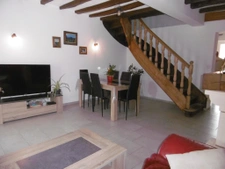 maison 106 m2 restaurée 4 ch 2 garages (62 m2) jardin intéri