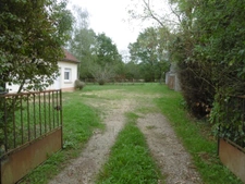 fermette plain-pied. 2 ou 3 ch. 68 m2 de dépendances 2700 m2