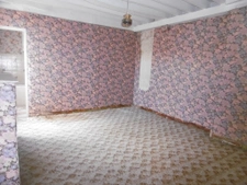 Maison de bourg 90 m2 habitable a restaurer jardin 30 m2