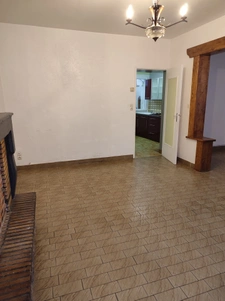 Maison de bourg 70 m2 avec 2 chambres . Jardin de 100 m2 ave