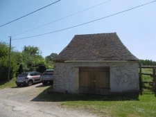 A 2.5 km de Bonnétable. Dans hameau de campagne maison 5 cha