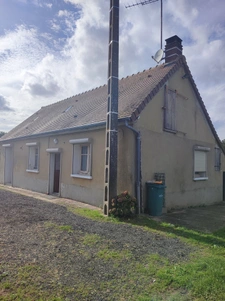 Habitable de suite. Petite maison 1 ch sur 6400 m2 de jardin