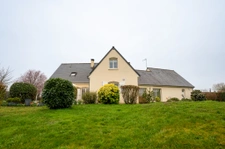 Dans hameau tranquille, belle maison de 220m2 habitable 4/5 