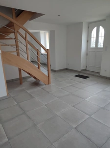 fermette restaurée 55 m2 dépendances 170 m2 terrain 1400 m2