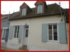 Maison de bourg 70 m2 avec 2 chambres . Jardin de 100 m2 ave