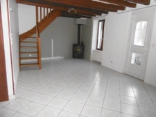 maison de bourg 2 chambres cour jardin de 300 m2 dépendances