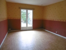 fermette plain-pied. 2 ou 3 ch. 68 m2 de dépendances 2700 m2
