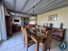 Maison sur sous-sol avec grand terrain arboré