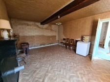  Maison de bourg 77 m2 à restaurer plain-pied. Terrain 865 m