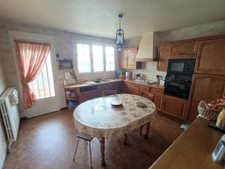 Grande maison, quartier calme avec grand sous sol