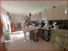 Centre proche commerce, parfait état