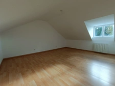 Au calme, 3 chambres, 1300m2 de terrain entre le Mans et Lav