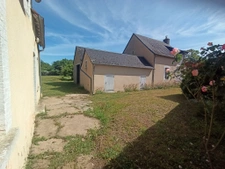 Maison à restaurer sur terrain de 1900m2