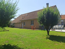 Au calme, 3500 m2 de terrain, 230m2, 3 chambres