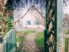 maison de caractère et dépendances à la campagne