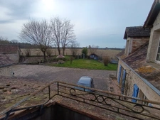 maison de caractère et dépendances à la campagne