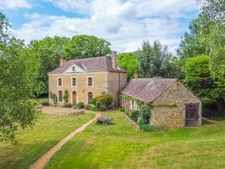 Propriété avec deux maisons sur 17 hectares