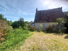 Maison à restaurer sur terrain de 1900m2