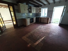  Sur plus de 3 hectares, 400m2 de dépendances