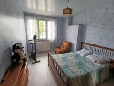 Grande maison, quartier calme avec grand sous sol