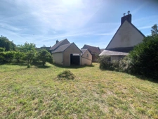 Maison à restaurer sur terrain de 1900m2