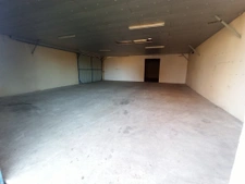  Sur plus de 3 hectares, 400m2 de dépendances