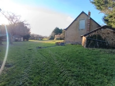 Propriété calme absolu sur près de 5 hectares de terres