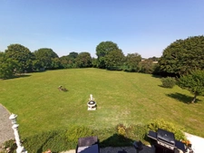 Au calme, 3500 m2 de terrain, 230m2, 3 chambres