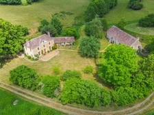 Propriété avec deux maisons sur 17 hectares