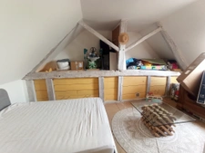 Fermette sur 12000m2 de terrain, dépendances