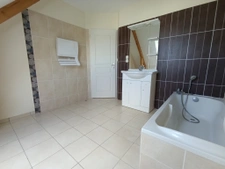 Pavillon dans zone résidentiel calme