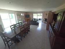 Au calme, 3500 m2 de terrain, 230m2, 3 chambres