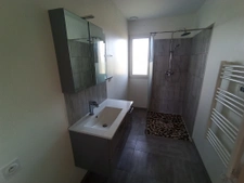  3 chambres, combles aménageables, 4200m2 de terrain