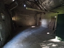  Sur plus de 3 hectares, 400m2 de dépendances