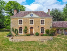 Propriété avec deux maisons sur 17 hectares